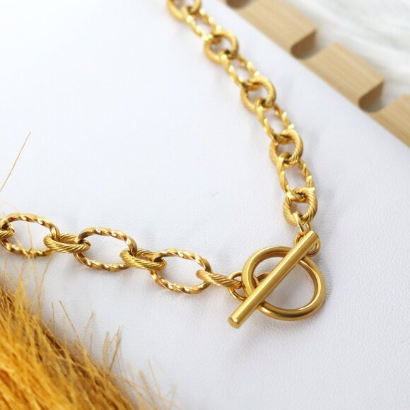 Chic Stainless Steel Love Lock Choker Necklace - Trendy Accessory - Picture 3 of 3